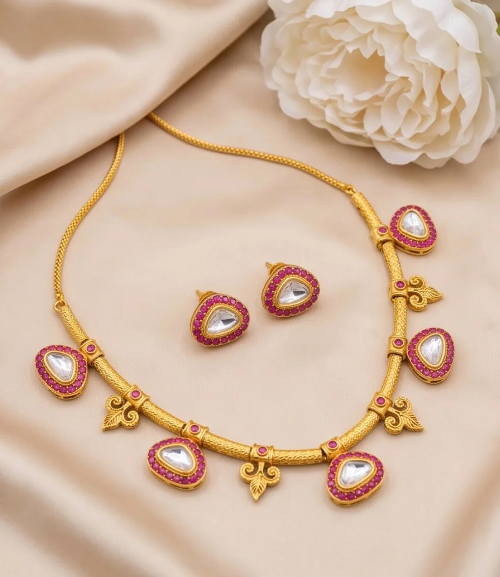 VRN24 Matte Finish Kundan Meenakari Necklace